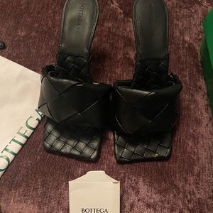 Bottega Veneta womens lido leather mules